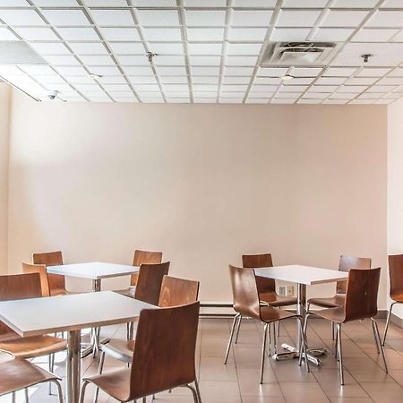 Comfort Suites Downtown Montreal Ngoại thất bức ảnh