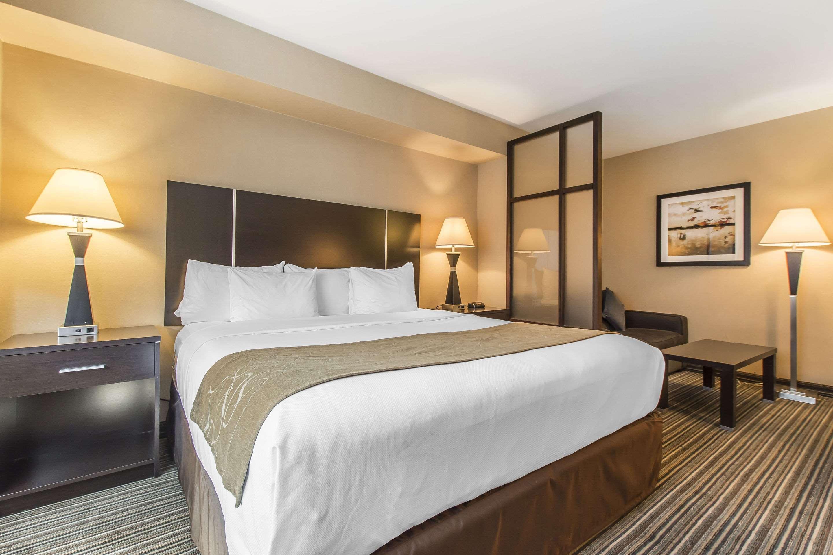 Comfort Suites Downtown Montreal Ngoại thất bức ảnh