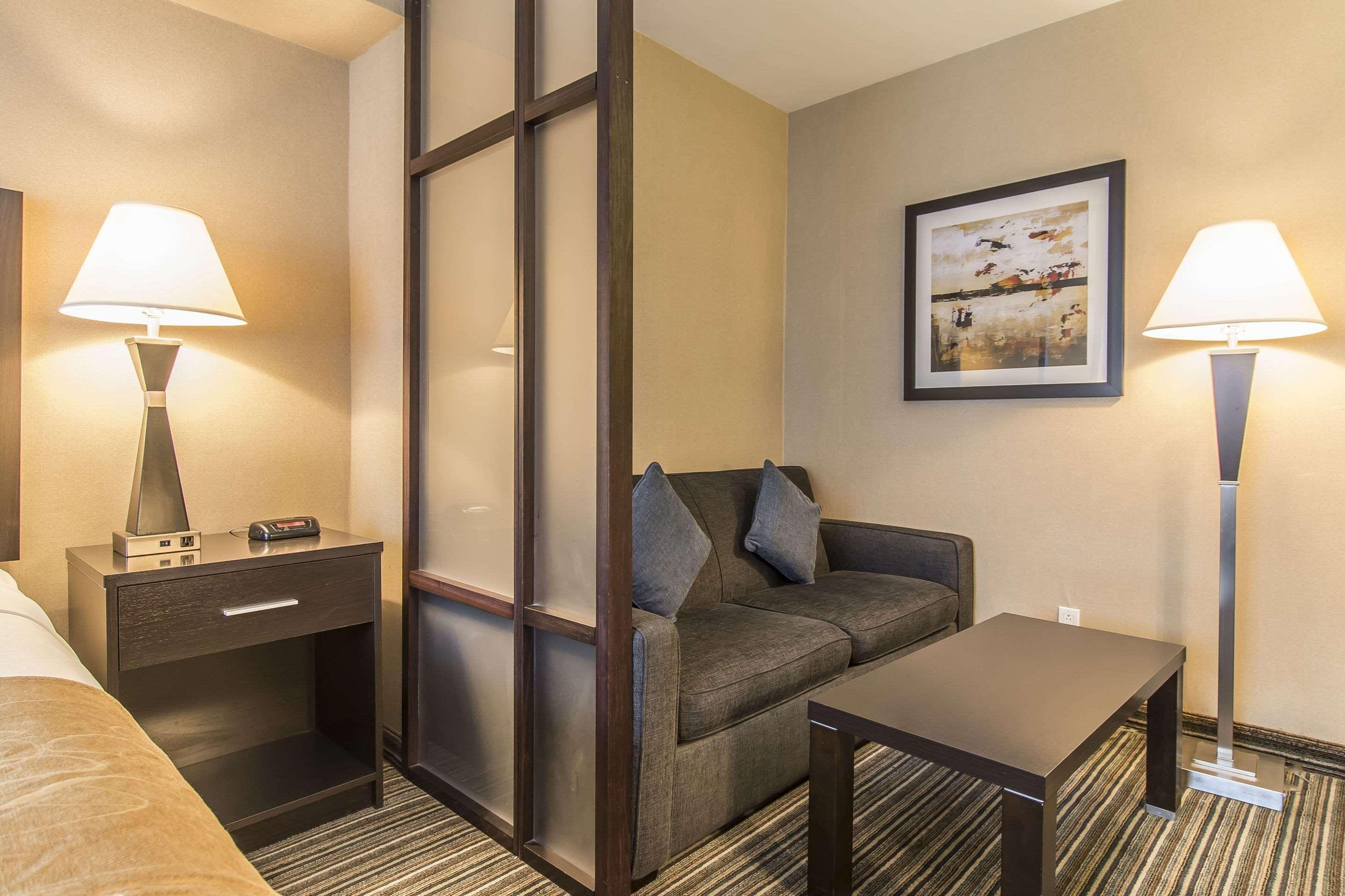 Comfort Suites Downtown Montreal Ngoại thất bức ảnh