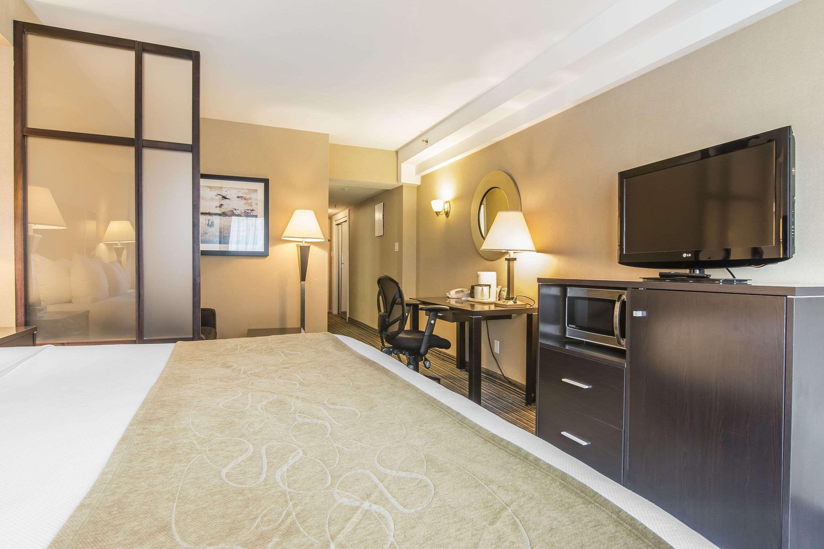 Comfort Suites Downtown Montreal Ngoại thất bức ảnh