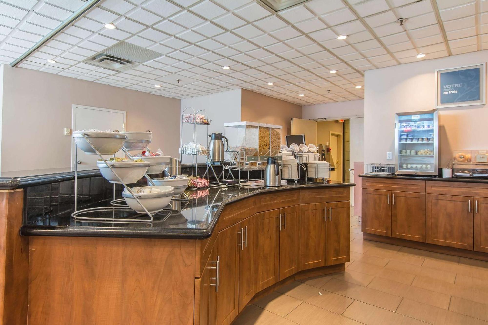 Comfort Suites Downtown Montreal Ngoại thất bức ảnh