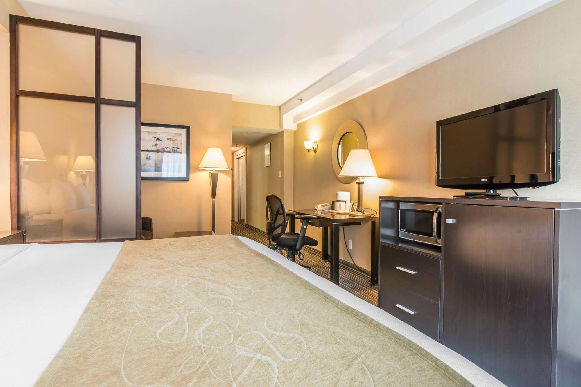 Comfort Suites Downtown Montreal Ngoại thất bức ảnh