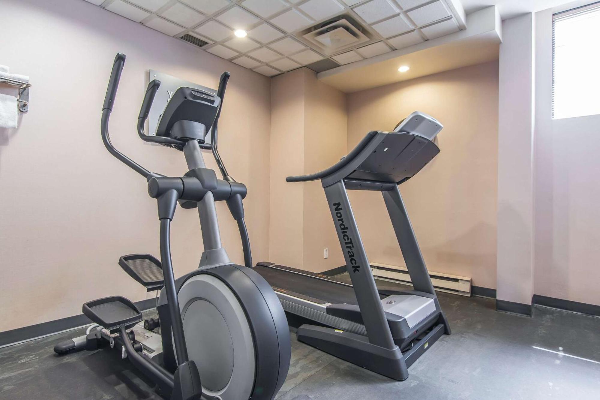 Comfort Suites Downtown Montreal Ngoại thất bức ảnh