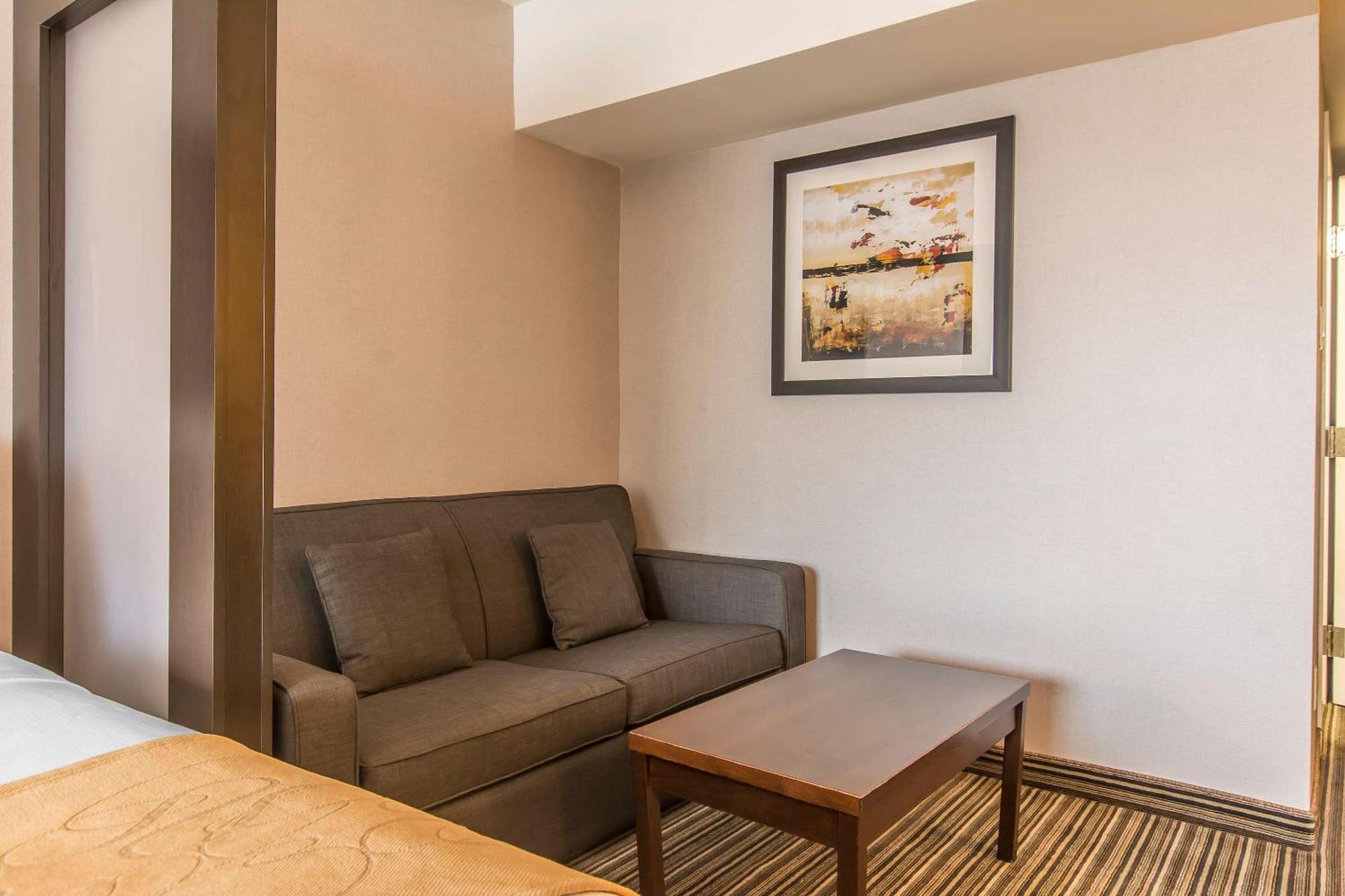 Comfort Suites Downtown Montreal Ngoại thất bức ảnh