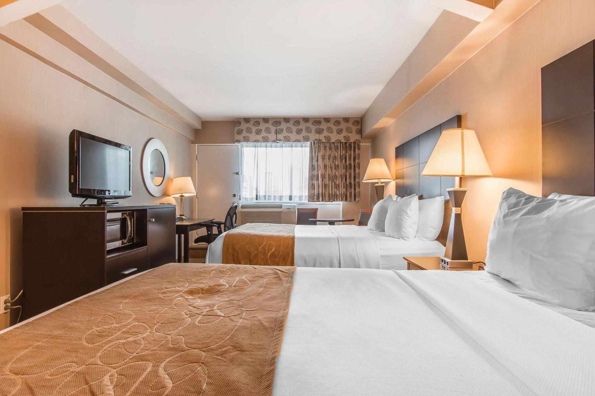Comfort Suites Downtown Montreal Ngoại thất bức ảnh