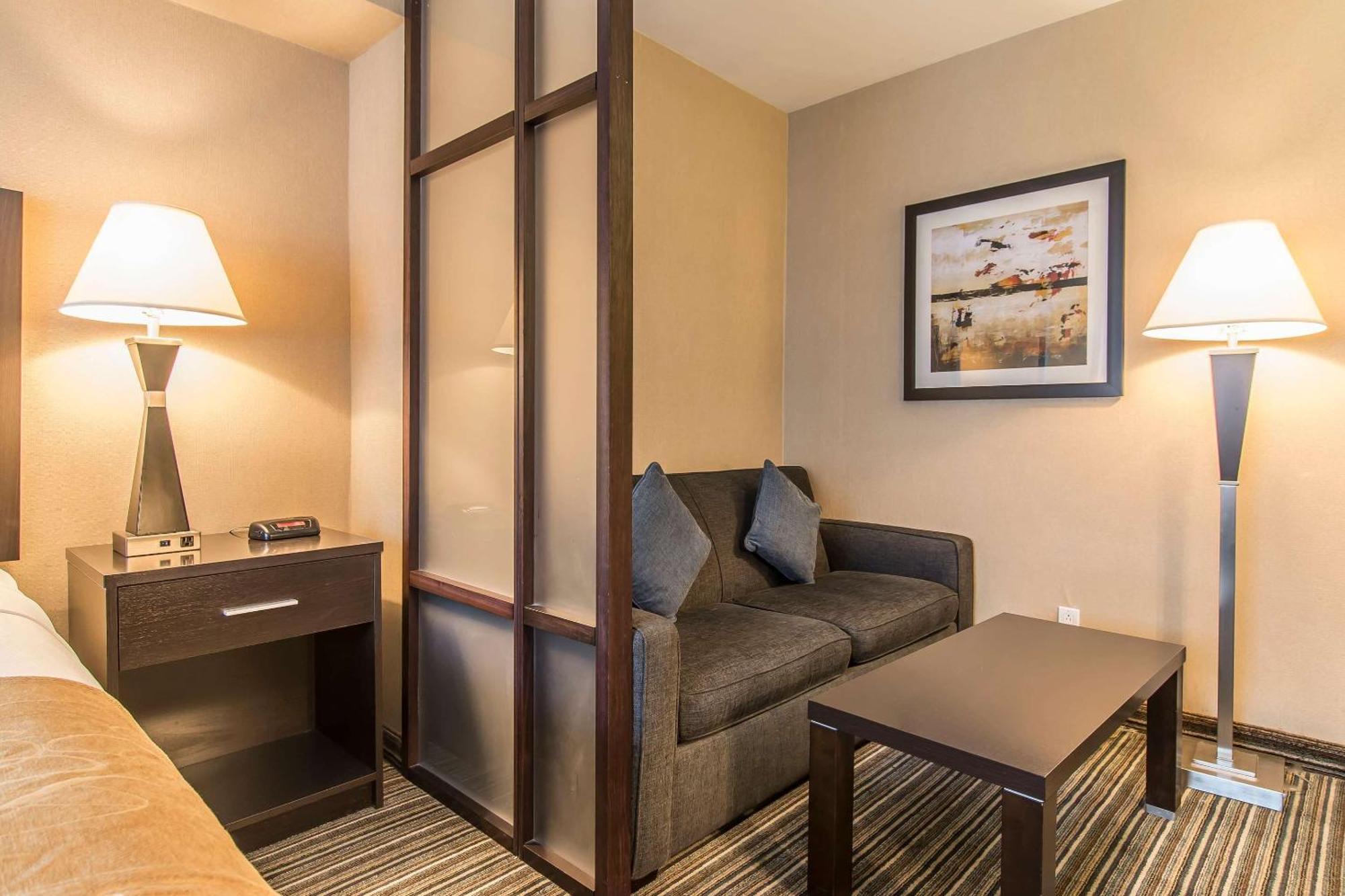 Comfort Suites Downtown Montreal Ngoại thất bức ảnh